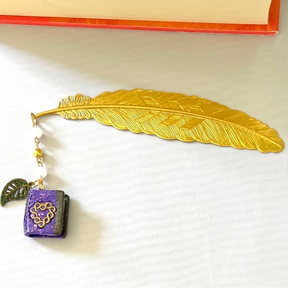 Bookmark Feather and miniature Polymerclay book-Bookmark Metal feather - Picture 1 of 10
